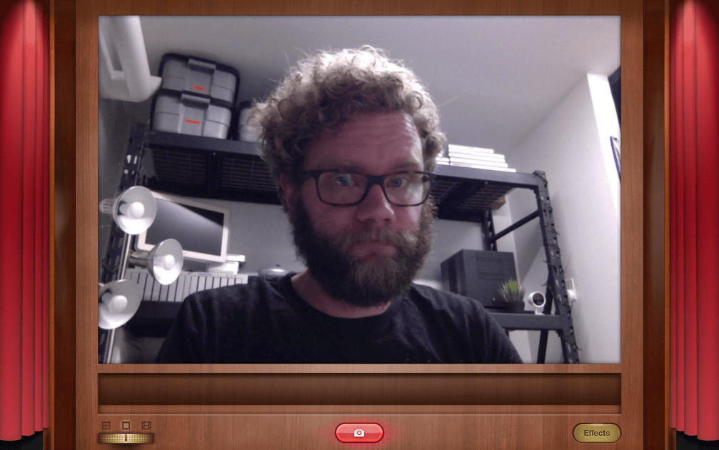 10-7-Lion-Photo-Booth-Fullscreen