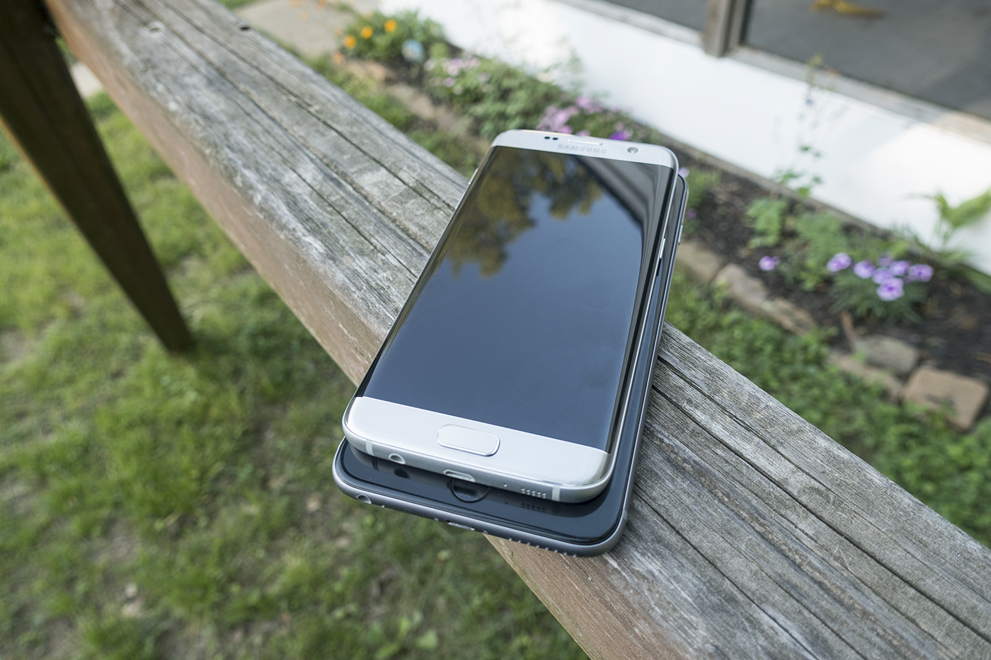 Samsung S7 Edge and iPhone 6S Plus