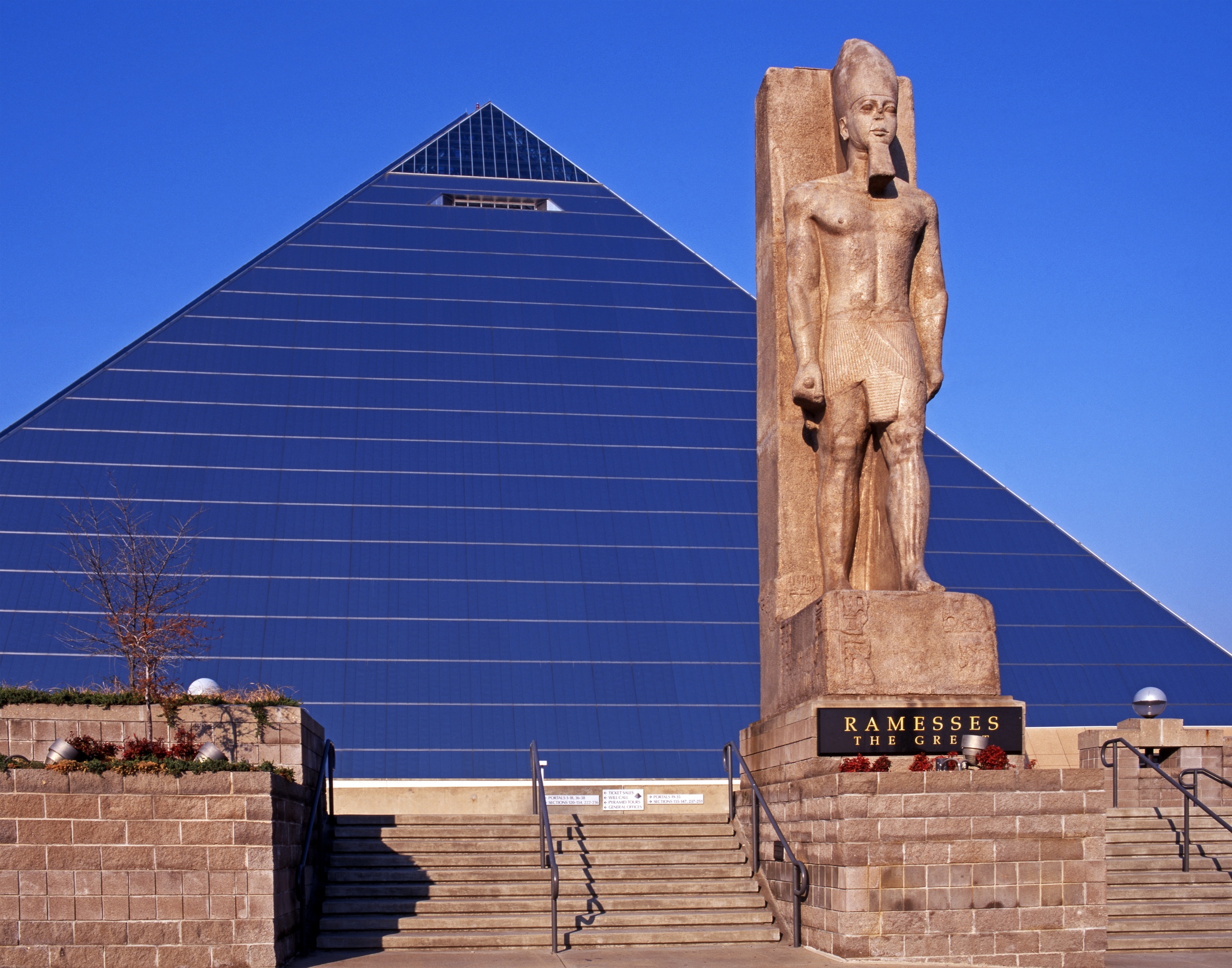 Smooth Pyramid